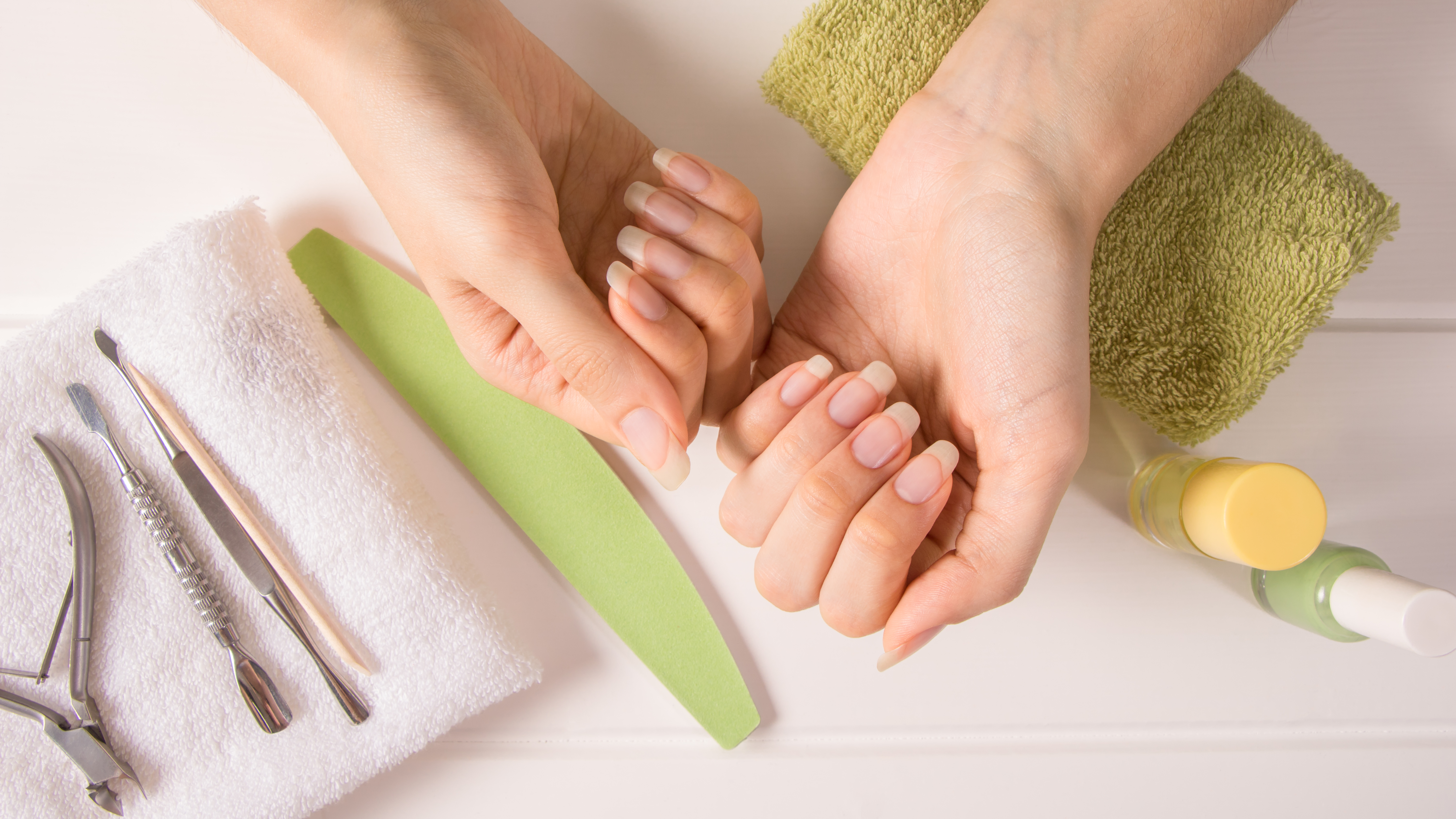 Cuida tus uñas para evitar que se quiebren.