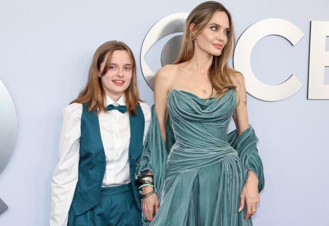 Angelina Jolie obtuvo cuatro premiaciones por su musical “The Outsiders”.