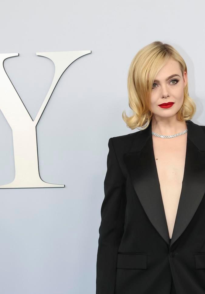 Elle Fanning en la alfombra de los Premios Tony 2024.