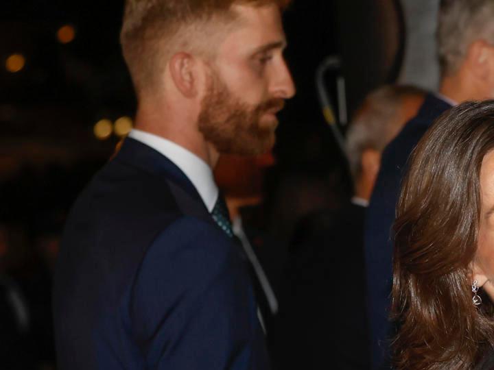 La reina Leticia luce la falda más elegante para el verano.