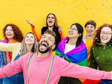 Vístete de colores para celebrar el mes del Orgullo LGBT.