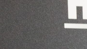 Thalía reveló cuáles son los productos que suele llevar en su bolso.