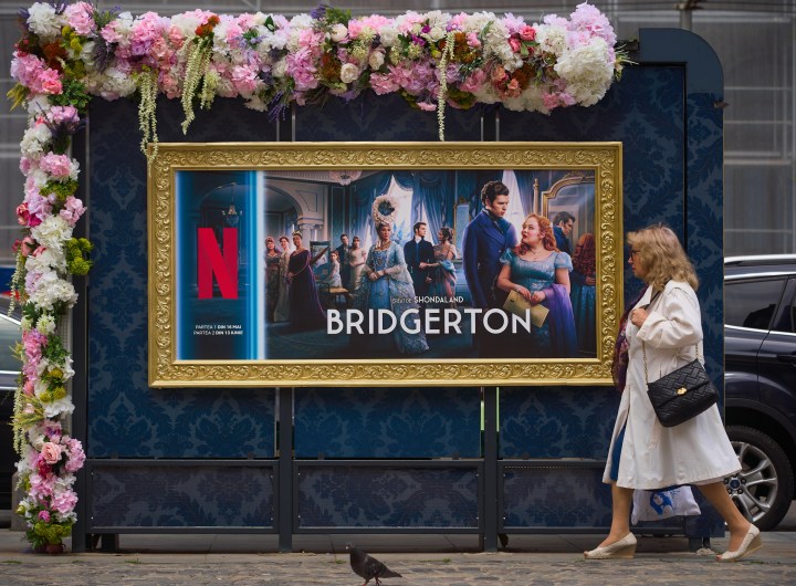 Bridgerton se posiciona en la nueva tendencia de maquillaje.