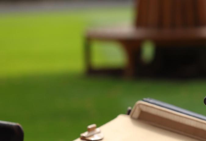 Los reyes del Reino Unido combinan sus looks con el color azul.