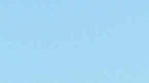 Dua Lipa luce uno de los mejores looks del desfile de Jacquemus.