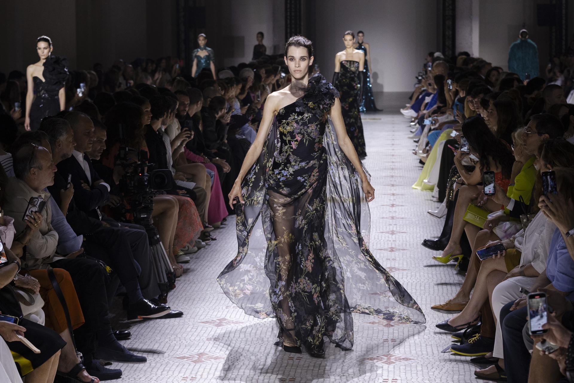 Diseño de Elie Saab en al Semana de la Moda de Alta Costura.