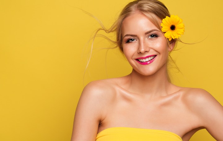 Prueba el Ïsland Girl Makeup como la nueva tendencia de belleza que las chicas usarán en el verano.