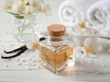 Usa los perfumes con aroma a vainilla si te gustan los olores dulces.