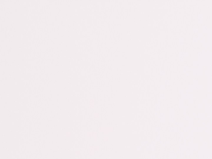 Promueve el crecimiento de tus pestañas con productos adecuados.