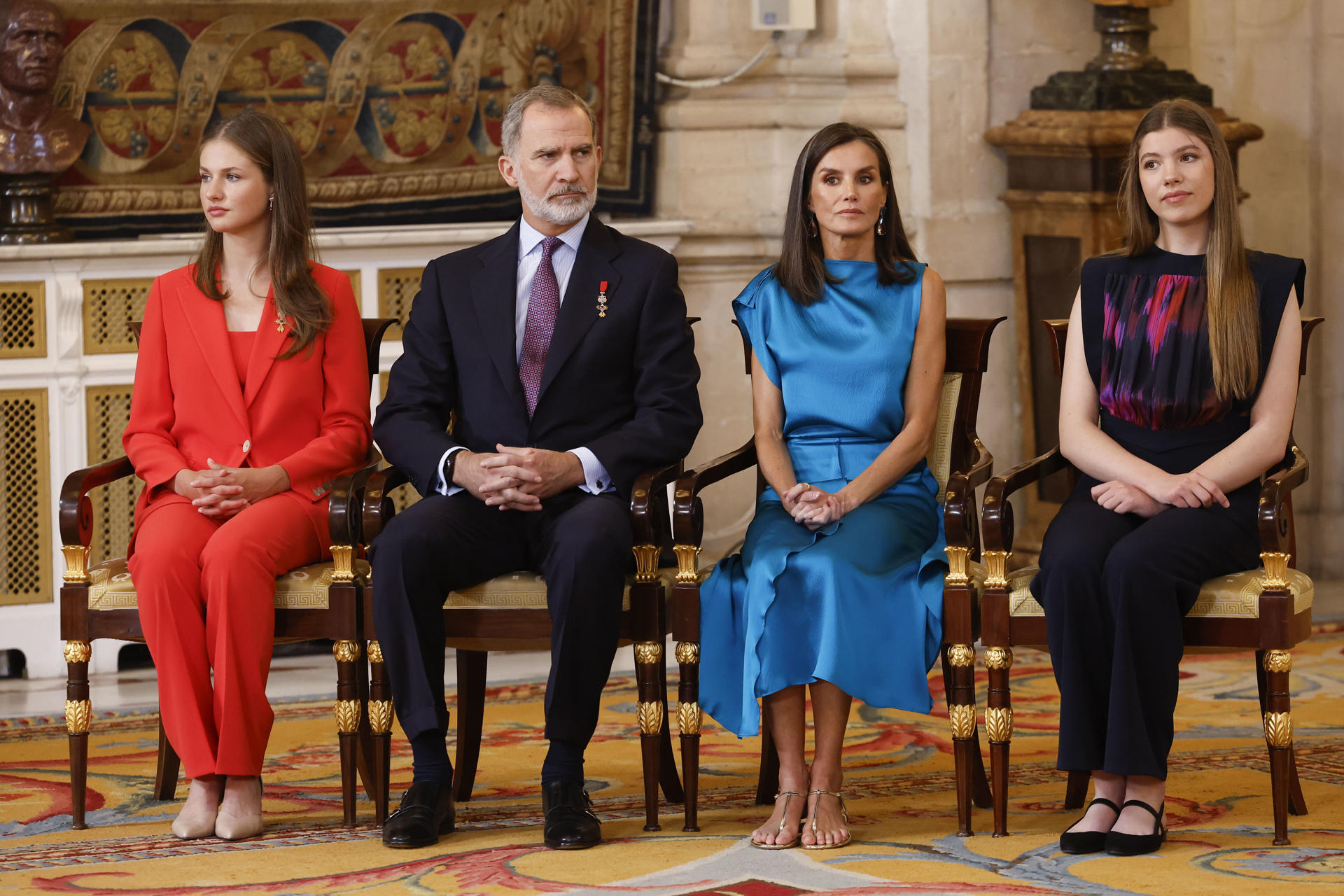 Leonor, princesa de Asturias, el rey Felipe VI, la reina Letizia y la infanta Sofía en el Palacio Real en Madrid donde se conmemora el décimo aniversario del reinado de Felipe VI.