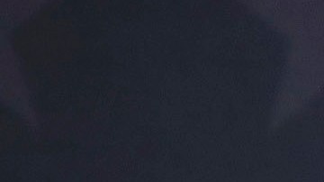 Anya Taylor-Joy destacó con un look minimalista en el nuevo desfile de Dior.