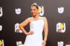 Adamari López acude con un elegante vestido a los Premios Juventud.