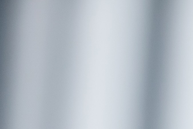 Prepara tu piel antes de maquillarte para que los cosméticos se mantengan. 