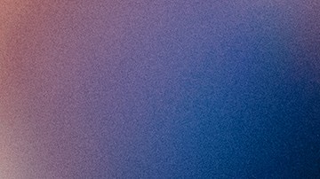 Meghan Markle luce las sandalias negras con tacón que toda chica debería tener en su armario.