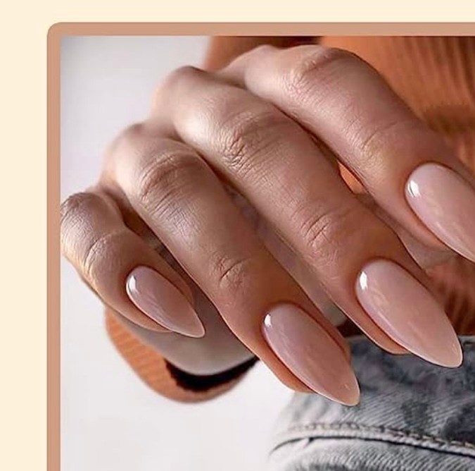 Uñas press on de YOSOMK disponibles en Amazon.