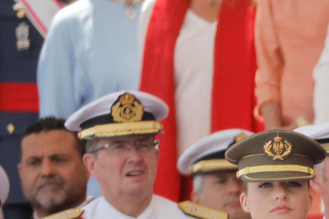Los Reyes y la princesa Leonor presiden la entrega de los reales despachos en la Escuela Naval de Marín