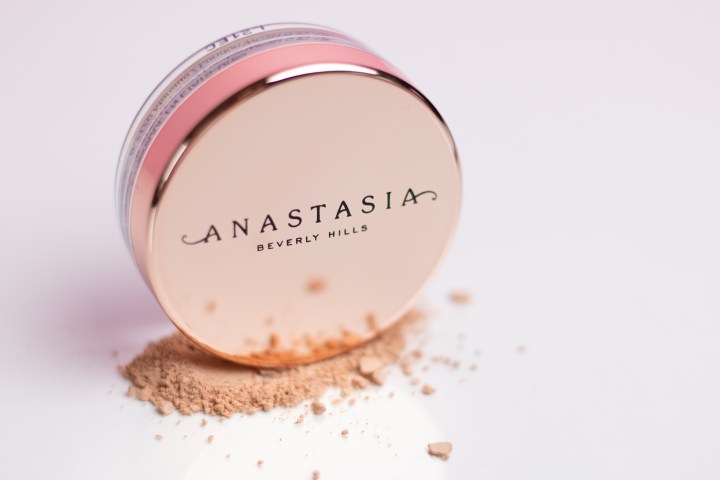 La marca Anastasia Beverly Hills presenta el rubor del verano.