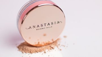 La marca Anastasia Beverly Hills presenta el rubor del verano.
