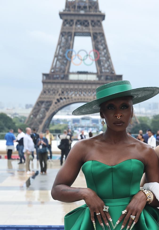 Ariana Grande y Cynthia Erivo inspiran sus looks en los personajes de Wicked.