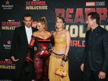 Blake Lively y Gigi Hadid lucen trajes inspirados en los héroes de Marvel.