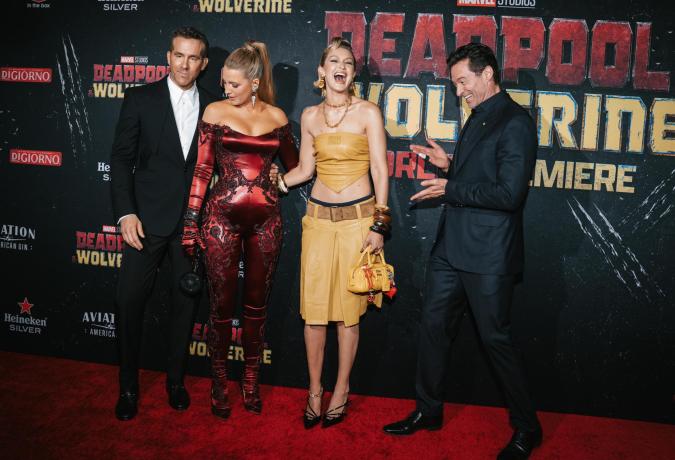 Ryan Reynolds, Blake Lively, Gigi Hadid and Hugh Jackman en la premiere de la nueva película de Marvel.