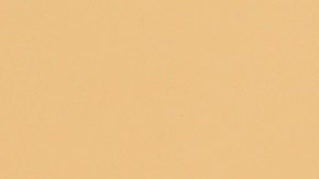 Evita que el maquillaje de tus ojos se corra al usar máscara de pestañas a prueba de agua.