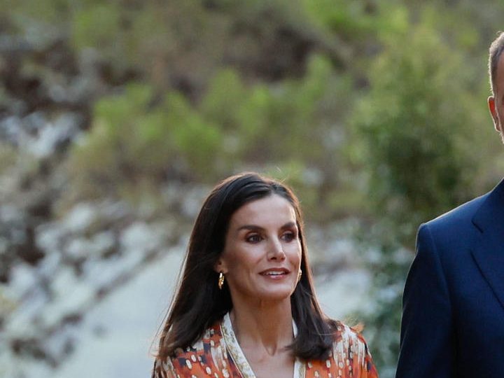 Los reyes Felipe y Letizia celebran una recepción con representantes de la sociedad balear en el Palacio de Marivent.