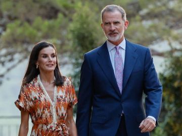 Los reyes Felipe y Letizia celebran una recepción con representantes de la sociedad balear en el Palacio de Marivent.