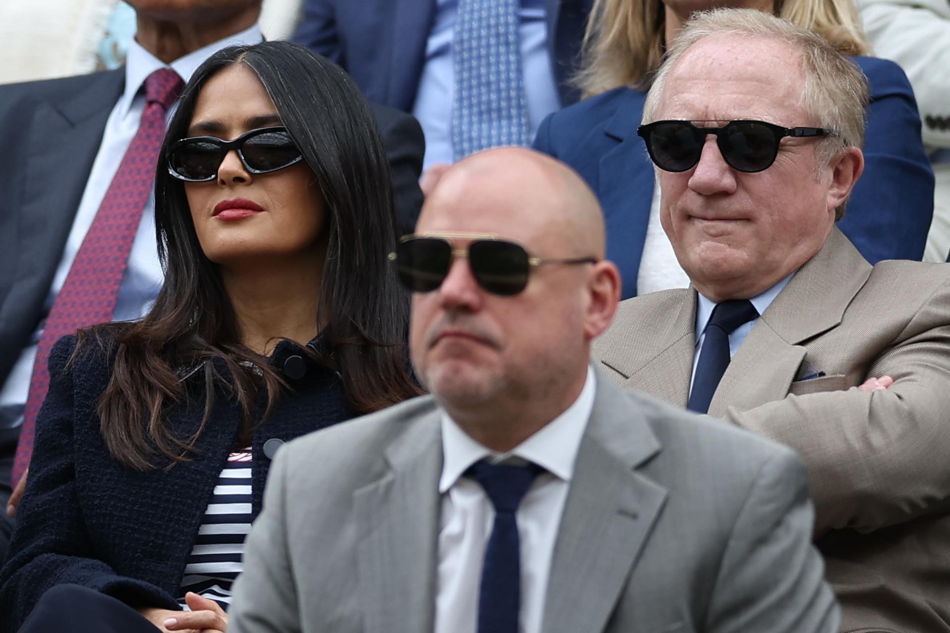 Salma Hayek acude al torneo de tenis en Wimbledon.