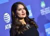 Salma Hayek acude al reciente torneo de WImbledon con un look marinero.
