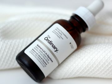 The Ordinary presenta un nuevo producto para el cuidado de los labios.