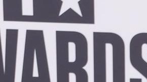 Tyla destaca entre los mejores looks de los BET Awards.