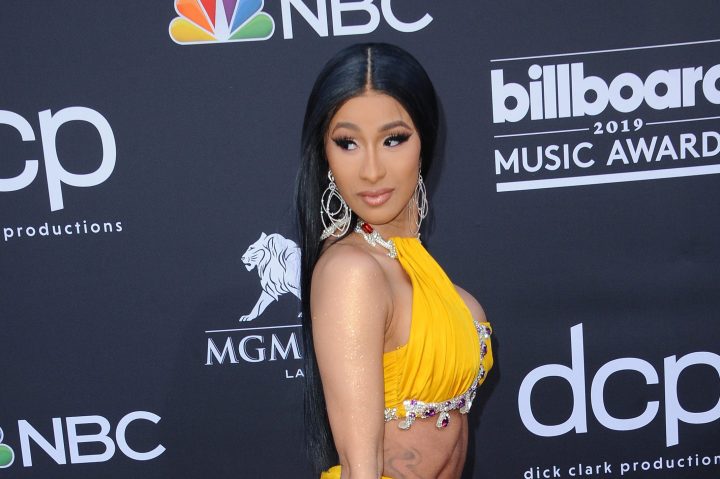 Cardi B reveló en redes sociales que se encuentra en la espera de su tercer bebé.