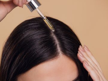 Mejora el cuidado de tu cabello al usar el Hair Oiling correctamente.