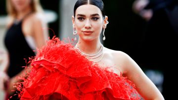 Dua Lipa celebró su cumpleaños al imponer su propio estilo.