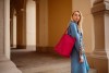 Las chicas lectoras amarán el nuevo bolso de la influencer Lara Violetta para llevar sus libros.