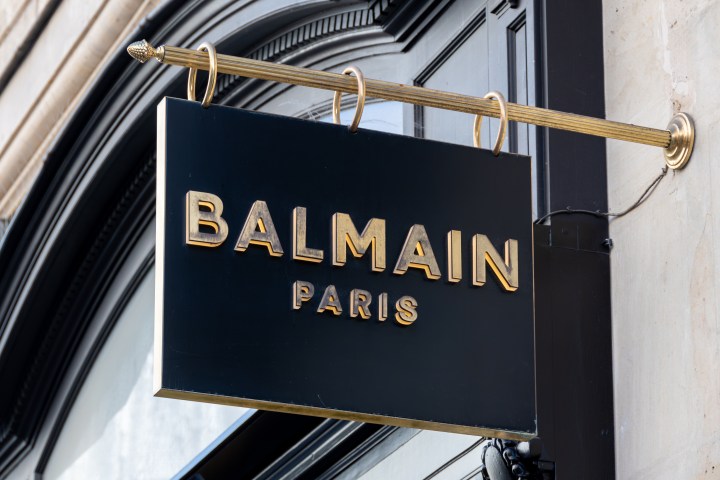 Balmain presenta su primera línea de fragancias en Balmain Beauty.