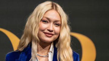 Gigi Hadid revela el nuevo perfume de la firma Rabanne.