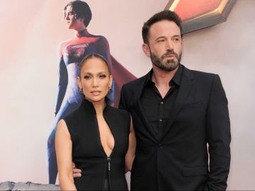 Jennifer López y Ben Affleck toman actitudes que los acercan al divorcio.