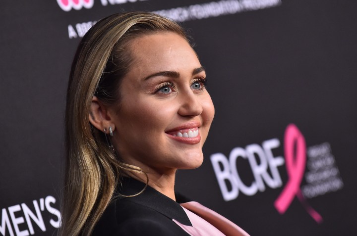 Miley Cyrus se convierte en la leyenda más joven de Disney.