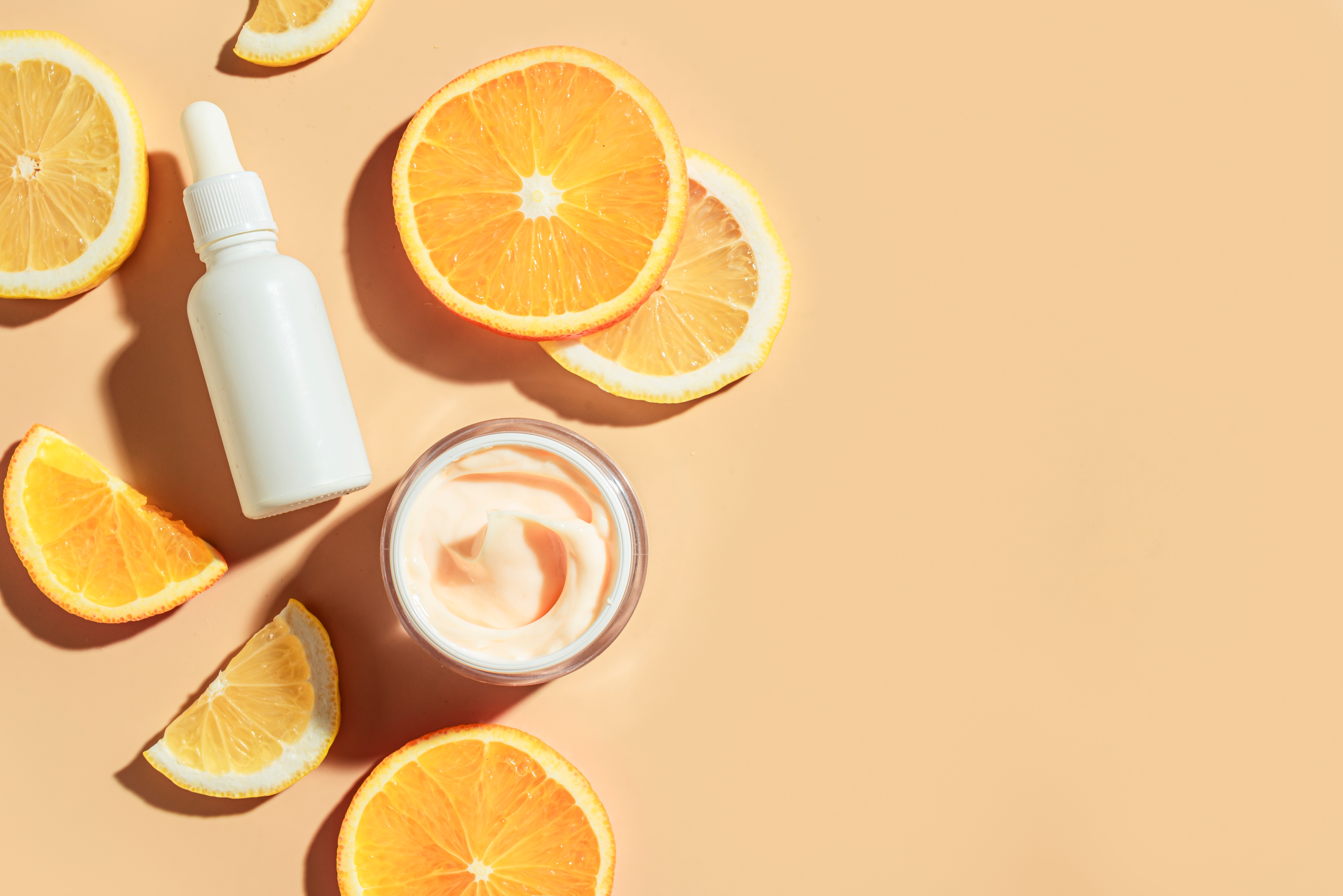 Disfruta de los beneficios de la vitamina C con la alimentación y productos de skincare.