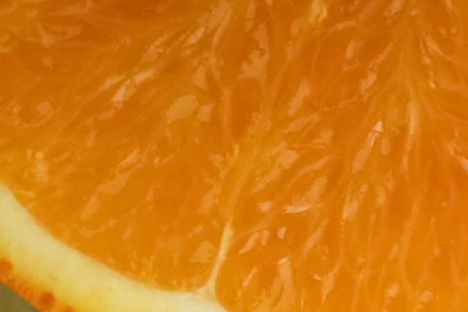 Mejora el cuidado de tu piel al usar productos con vitamina C.