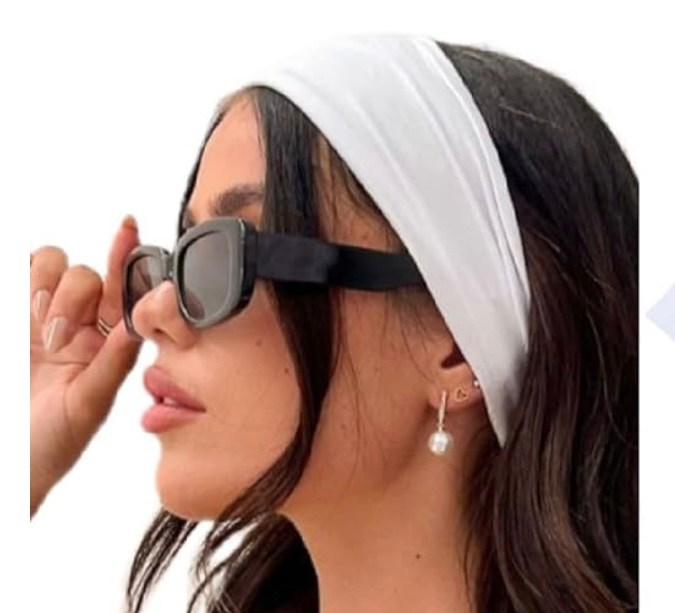 Diadema deportiva disponible en Amazon.