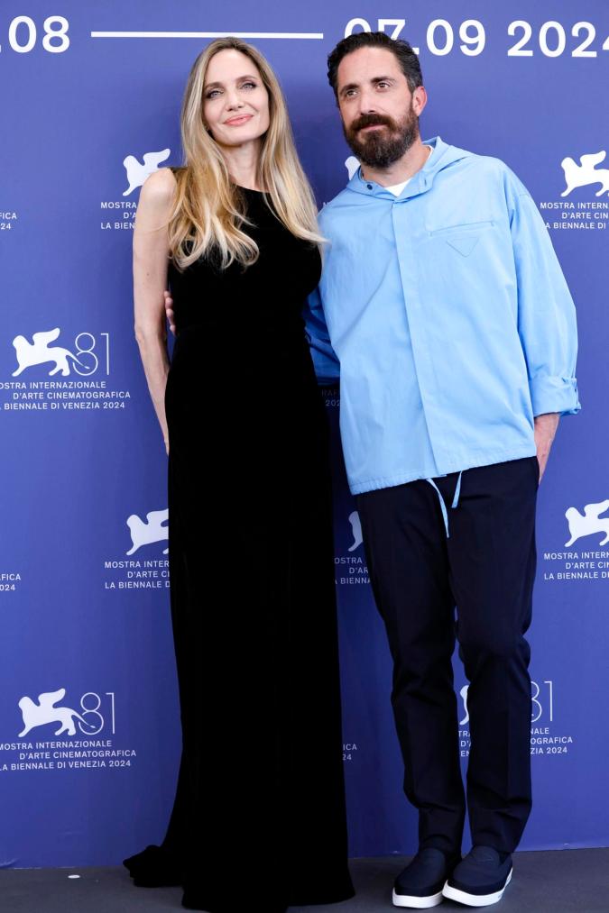 Angelina Jolie acude al Photocall de “María” en el Festival de Cine de Venecia.