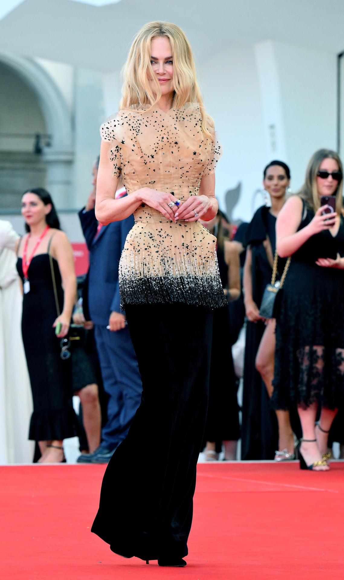 Nicole Kidman en la alfombra roja del Festival de Cine de Venecia.