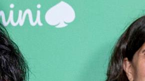 La reina Letizia luce un nuevo vestido firmado por Carolina Herrera.