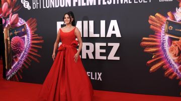 Selena Gomez destacó con su look en el Festival de Cine BFI que se realizó en Londres.