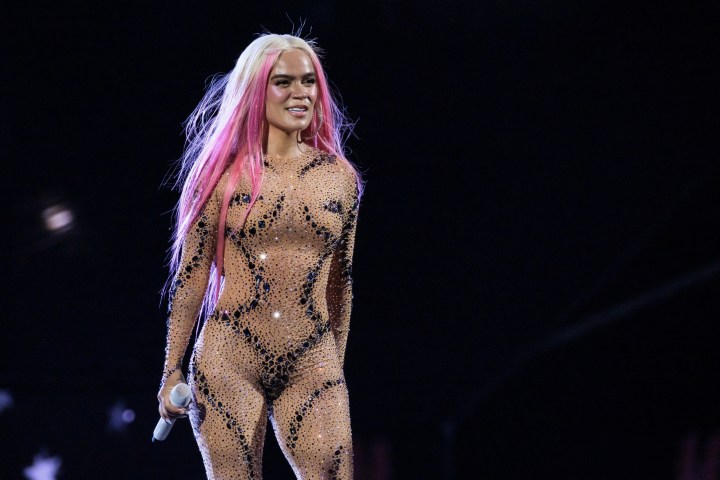Karol G se roba la atención en la noche de los Premios Latin Billboard.