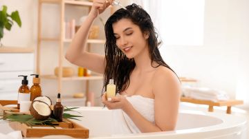 Mejora el crecimiento de tu cabello al incluir aceites en tu rutina.