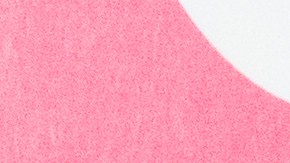 Ariana Grande se inspira en Glinda para usar un vestido blanco.